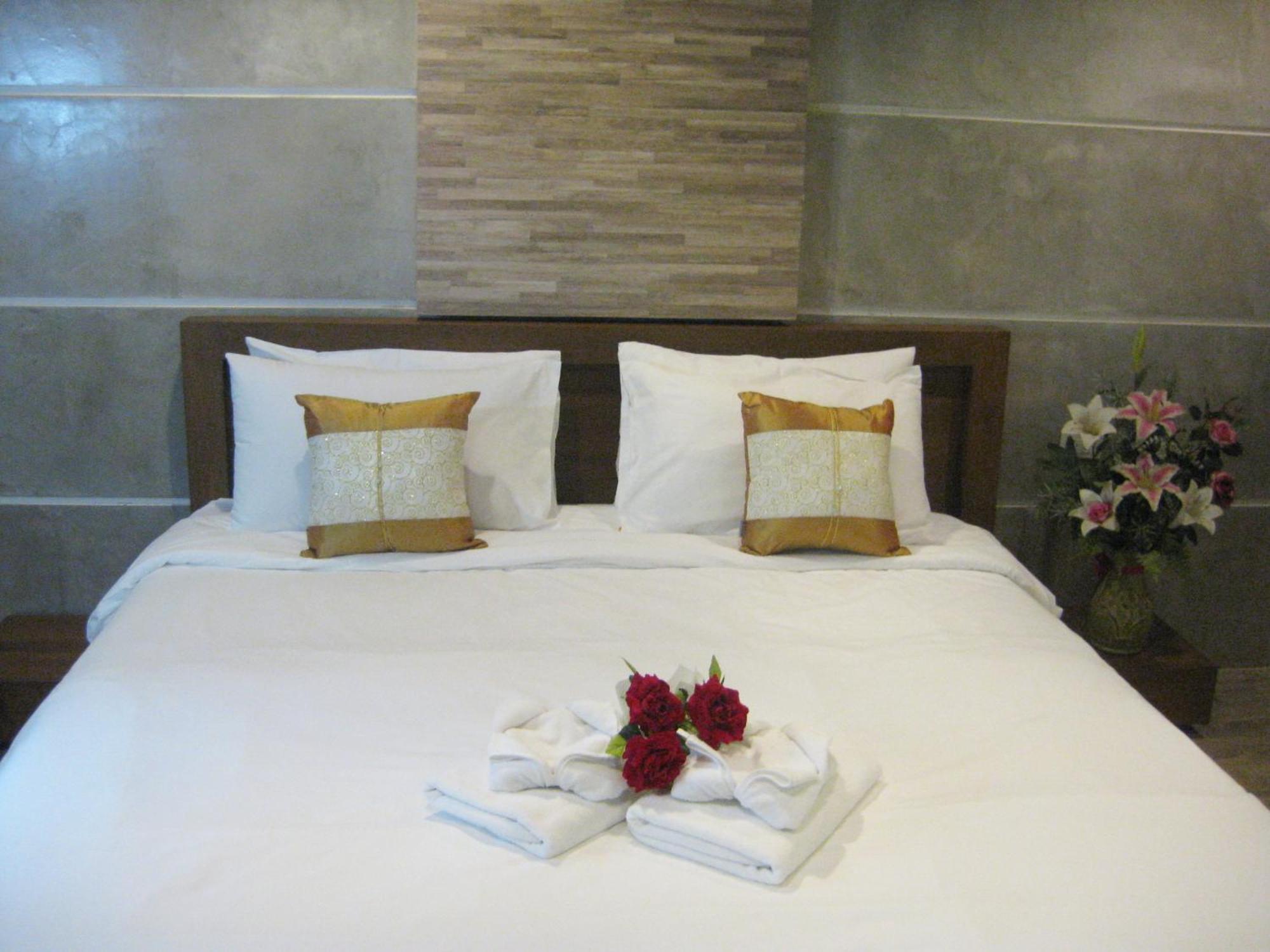 Komol Residence Bangkok Dış mekan fotoğraf