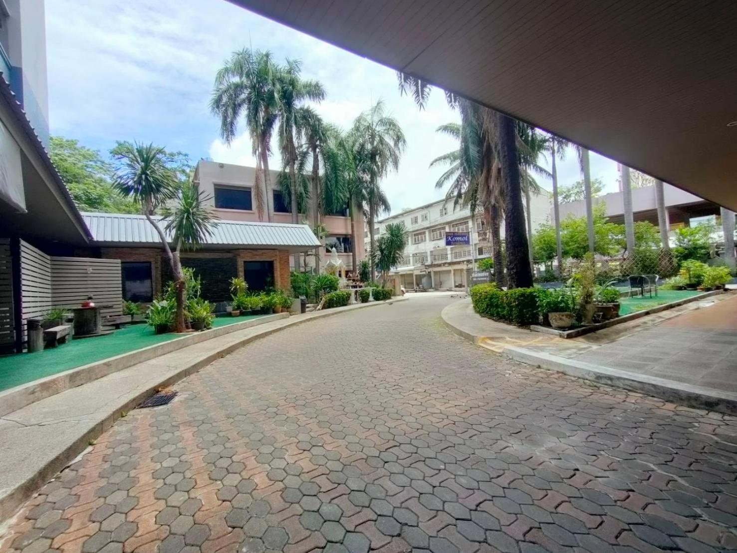 Komol Residence Bangkok Dış mekan fotoğraf